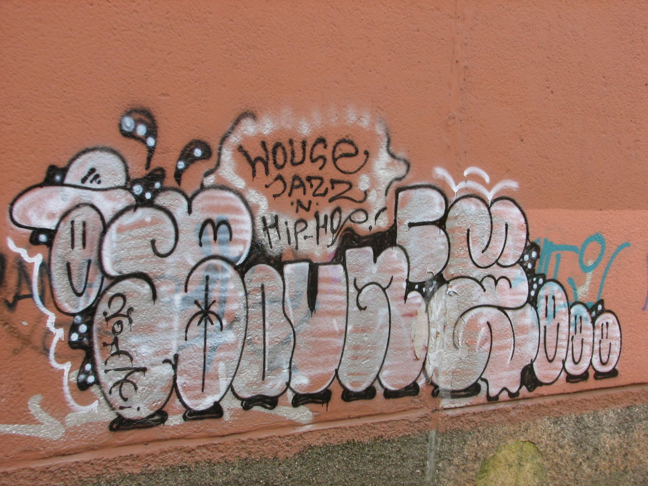 Graffiti Wall - Photo by bou2020 (2001)