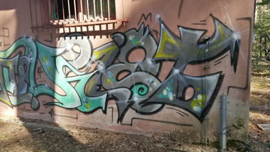 Graffiti Wall - Photo by bpowder - klet, main, crew (2014)