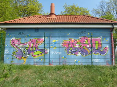 Graffiti Wall - Photo by bpowder - soul512, klet, main (2009)
