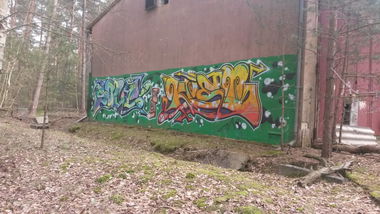 Graffiti Wall - Photo by bpowder - soul512, klet, main (2009)