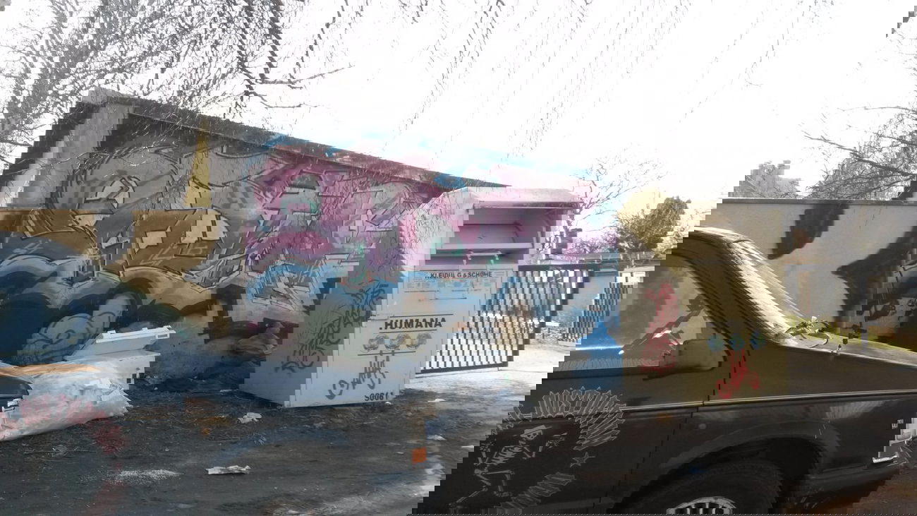 Graffiti Wall - Photo by bpowder - lofd, tmf