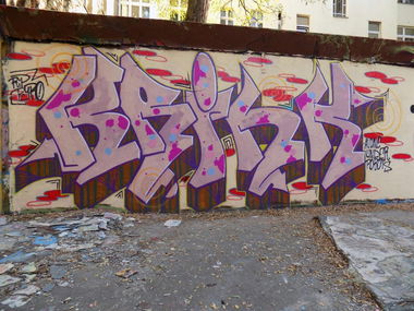 Graffiti Wall - Photo by bpowder - berlin, krink, aur
