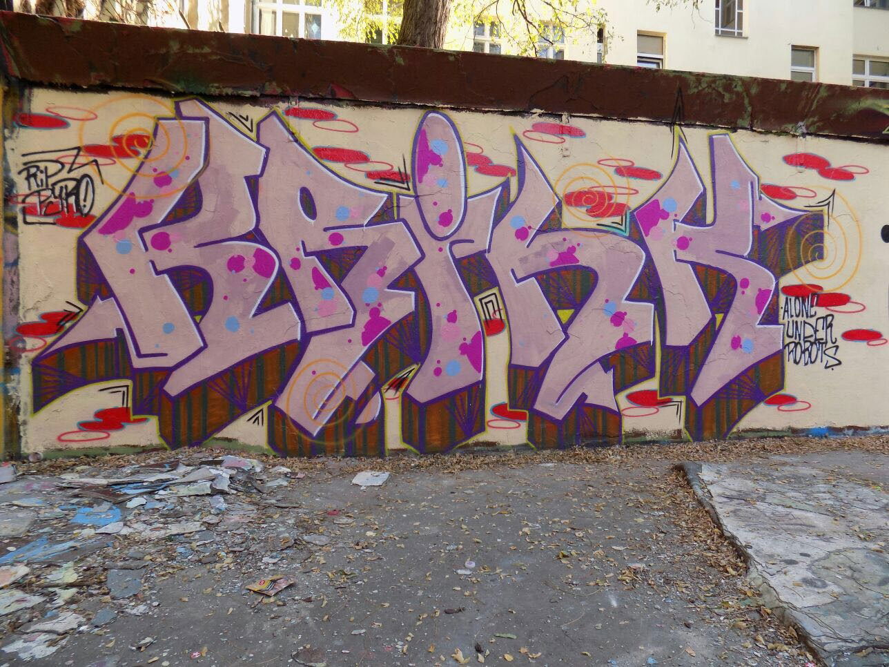Graffiti Wall - Photo by bpowder - berlin, krink, aur