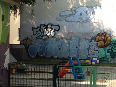 Graffiti Wall - Photo by bpowder - berlin, nomoney