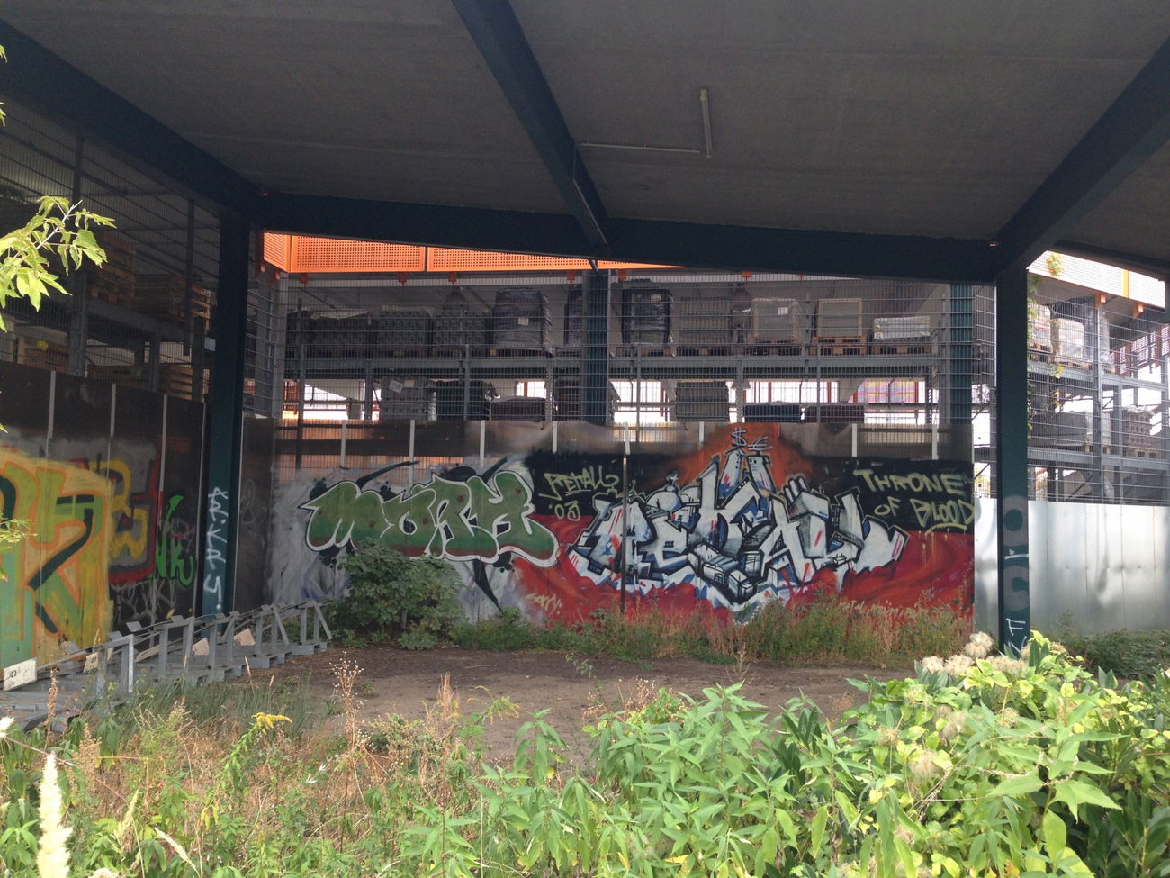 Graffiti Bombing - Photo by bpowder - berlin, mork, rekall