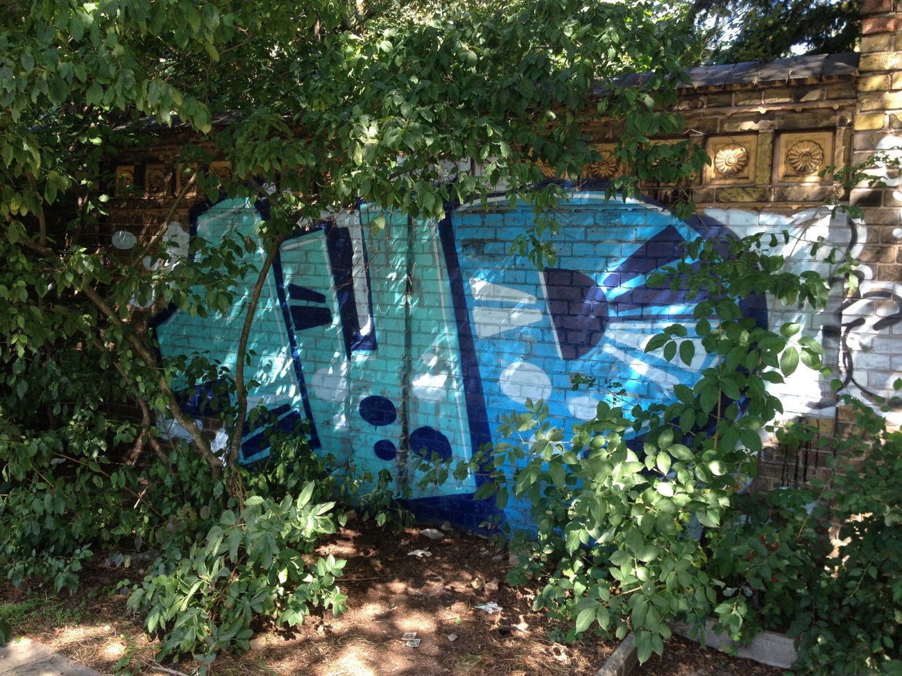 Graffiti Wall - Photo by bpowder - Berlin, 1UP