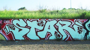 Graffiti Wall - Photo by br4k3s - star, plk (2015)