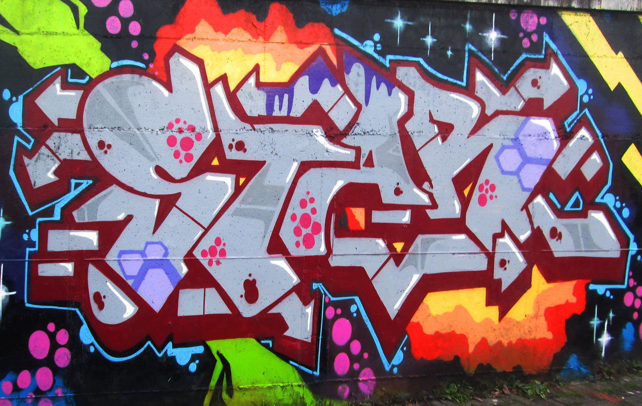 Graffiti Wall - Photo by br4k3s - star (2014)