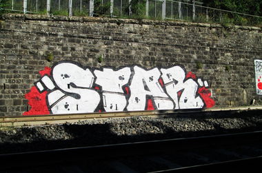 Graffiti Wall - Photo by br4k3s - trainline, star (2014)