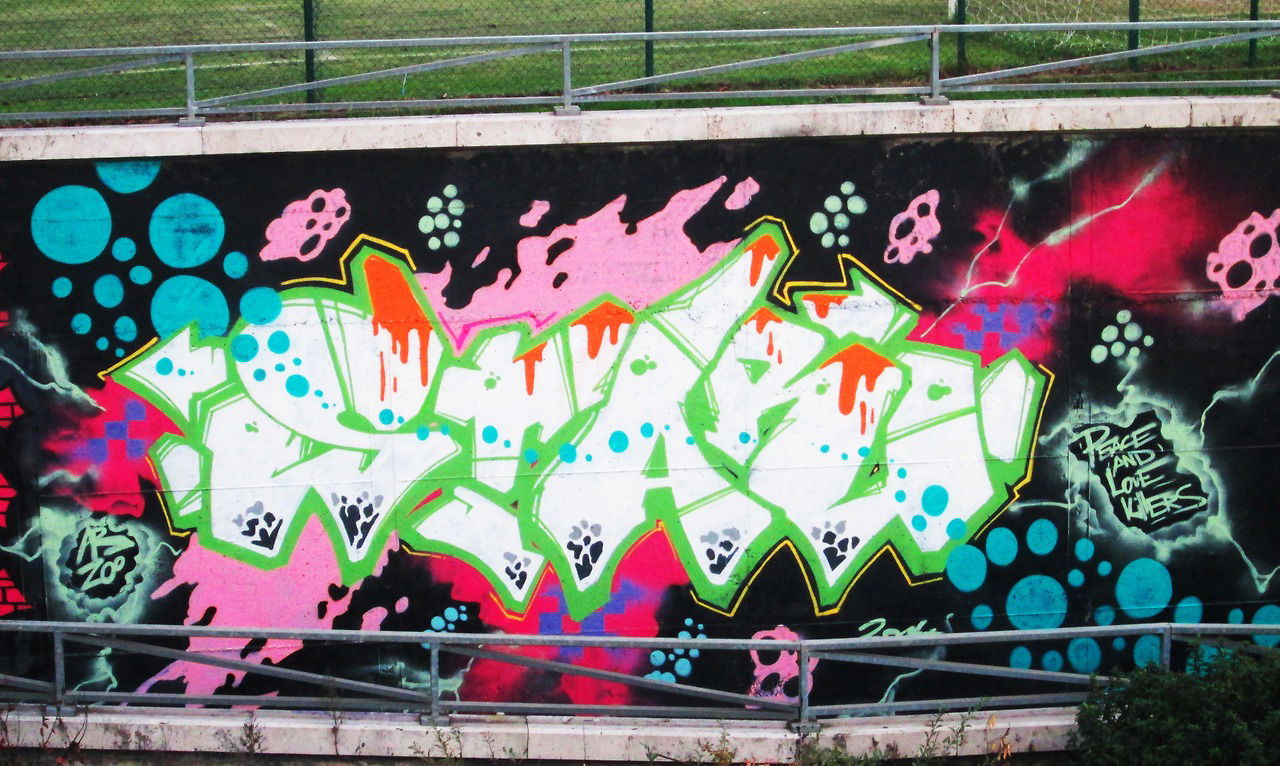 Graffiti Wall - Photo by br4k3s (2014)