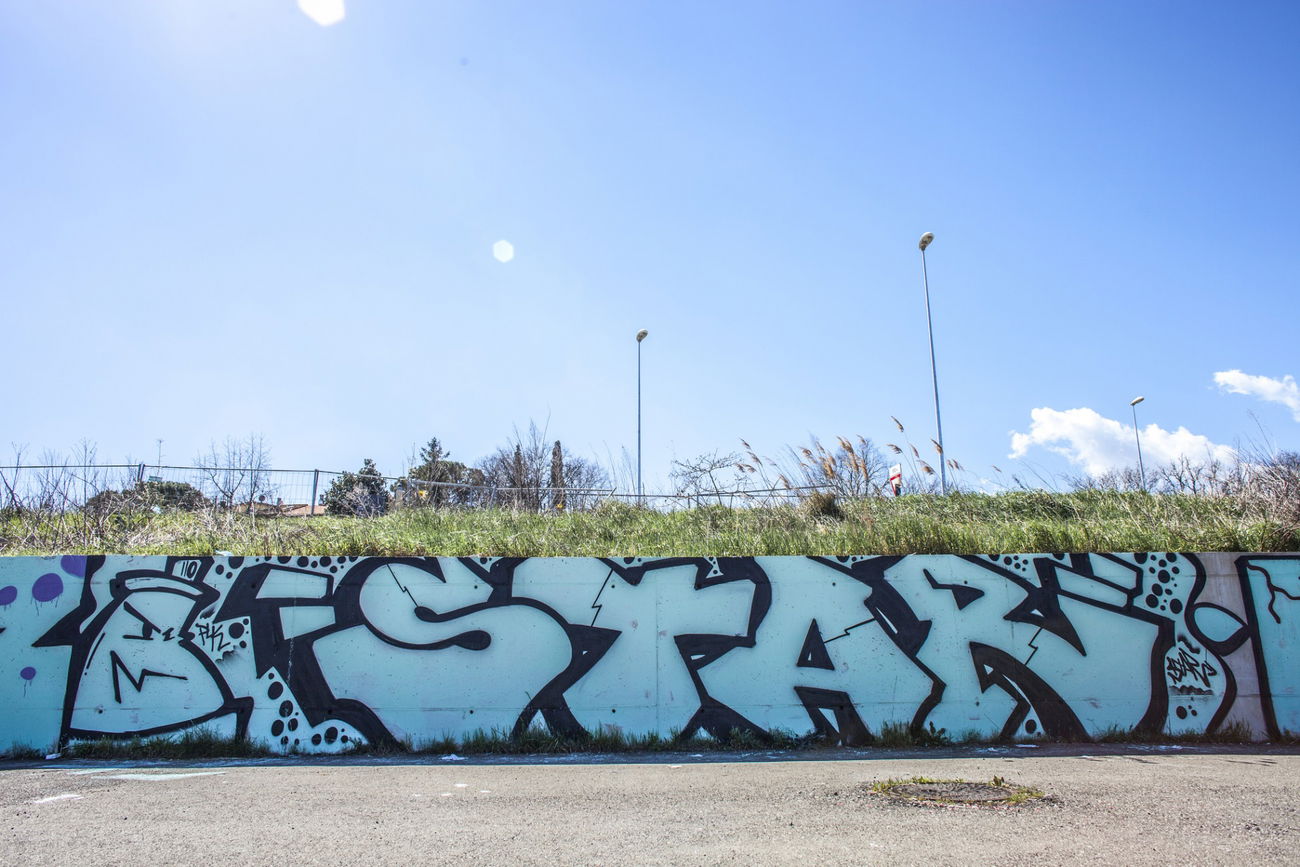 Graffiti Bombing - Photo by br4k3s - star, plk (2015)