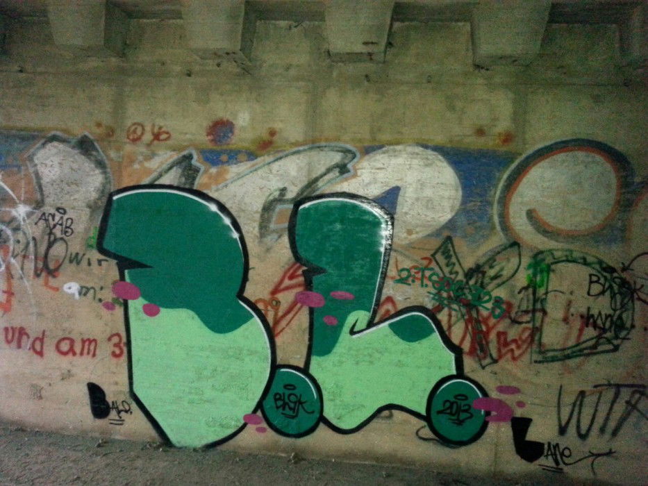 Graffiti in Bremen - Photo by brainlesskidd - bald, lane, brainless