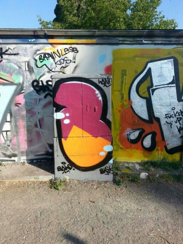 Graffiti Bombing in Bremen - Photo by brainlesskidd - Bald, Brainless, Kidd