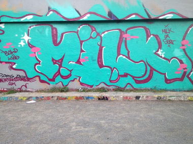 Graffiti Wall in Bremen - Photo by brainlesskidd - Milk, Bald, Brainless