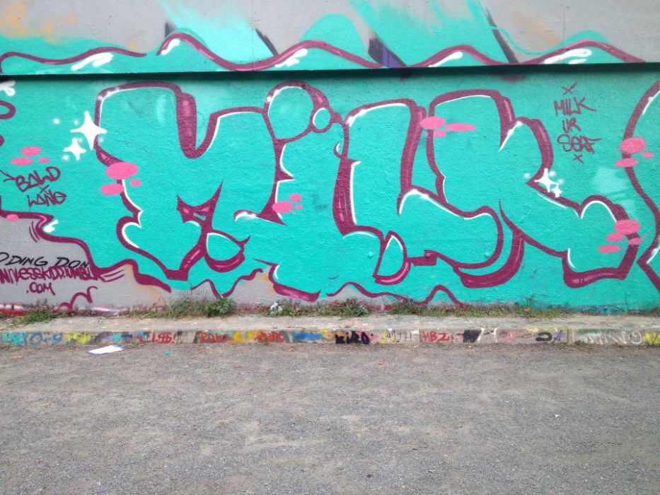 Graffiti Wall in Bremen - Photo by brainlesskidd - Milk, Bald, Brainless