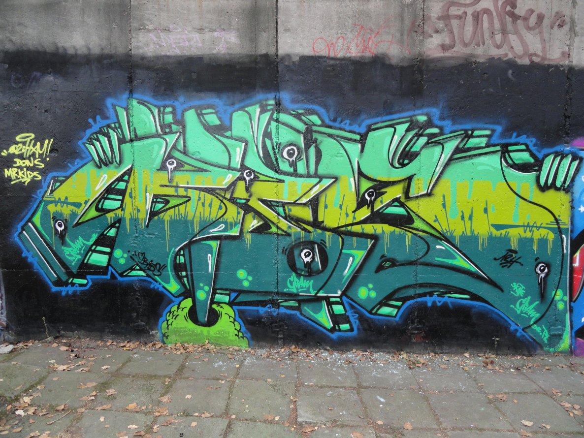 Graffiti Wall in Warsaw - Photo by bris124 - bris, bris124, briser (2014)