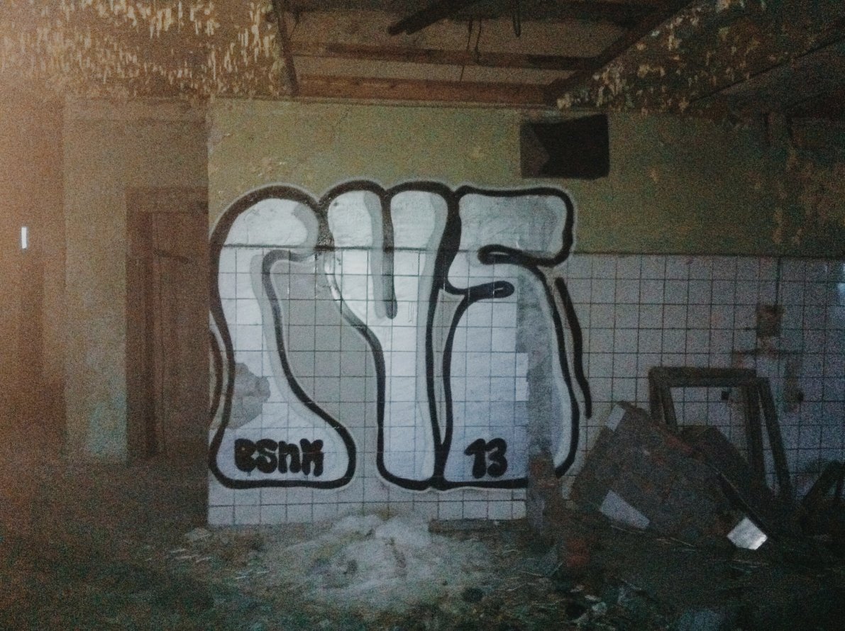 Graffiti Bombing - Photo by bsnk_c45 - c45, bsnk
