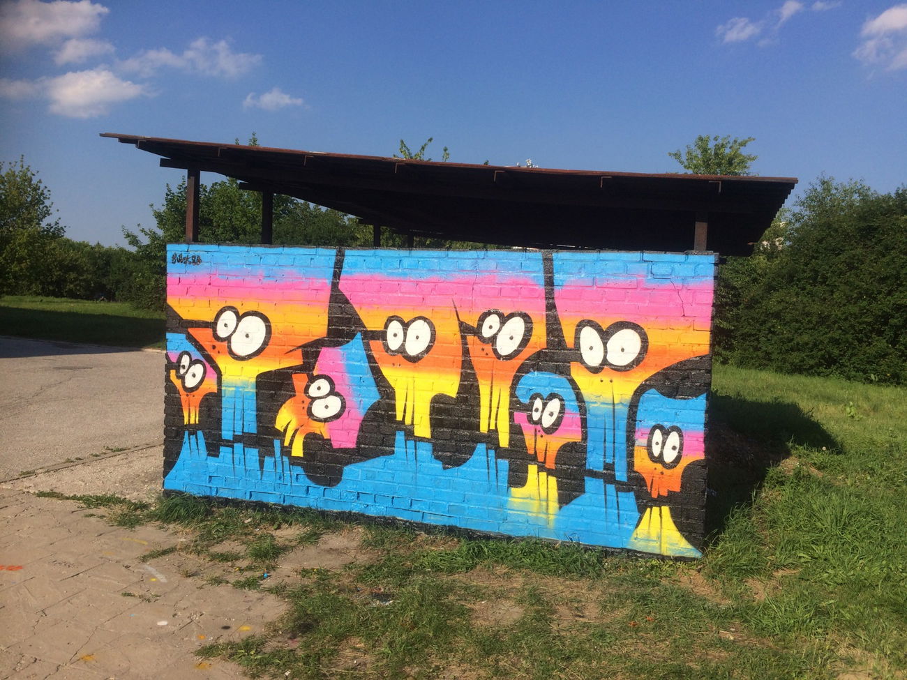 Graffiti Wall - Photo by bucket1 (2016)