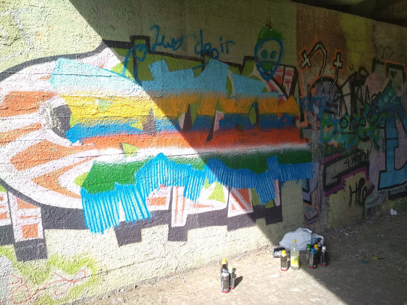 Graffiti Wall - Photo by bucket1