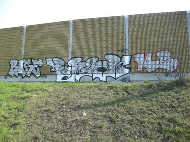 Graffiti Wall - Photo by bug - bp