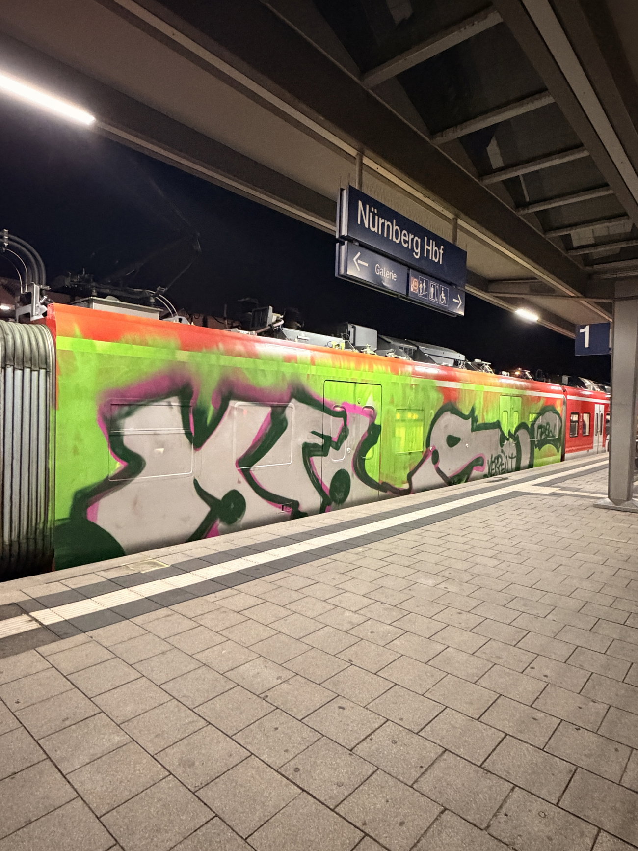 Graffiti Train in Nuremberg - Photo by buntistbesser (2026)