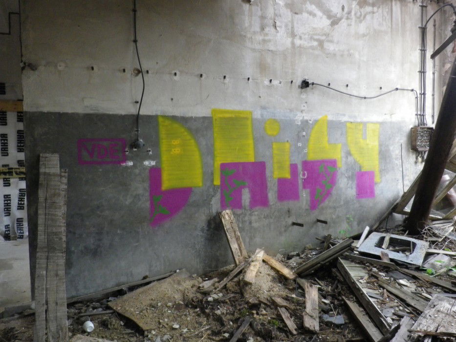 Graffiti Bombing in Dresden - Photo by butterbroetchen - vde, Daisy