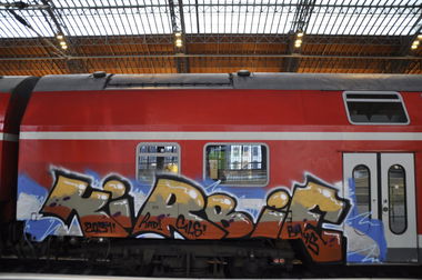 Graffiti Train in Leipzig - Photo by butterbroetchen - KIRBIE, RADICALS, RCS (2031)