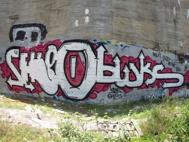 Graffiti Bombing in Dionisos - Photo by bwkskiober - bwks, sexbow, dps (2012)