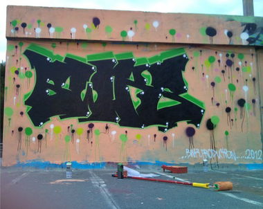 Graffiti Wall in Drosia - Photo by bwkskiober - bwks, kiob, boer (2012)