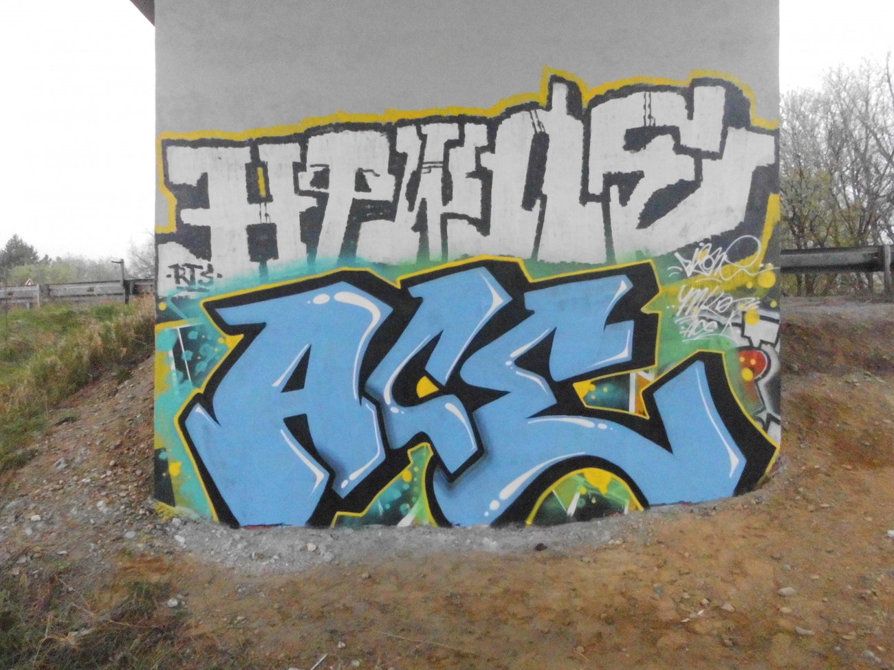 Graffiti Wall - Photo by byskok