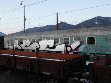 Graffiti Train in Su?any - Photo by byskok - crew (2013)