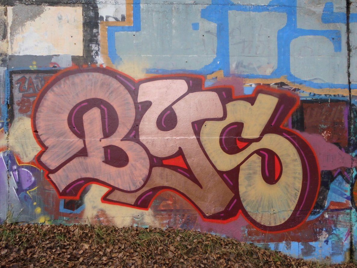 Graffiti Wall - Photo by byskok - 10m.