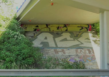 Graffiti Bombing - Photo by byskok