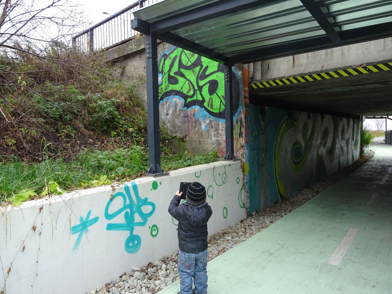 Graffiti Bombing - Photo by byskok