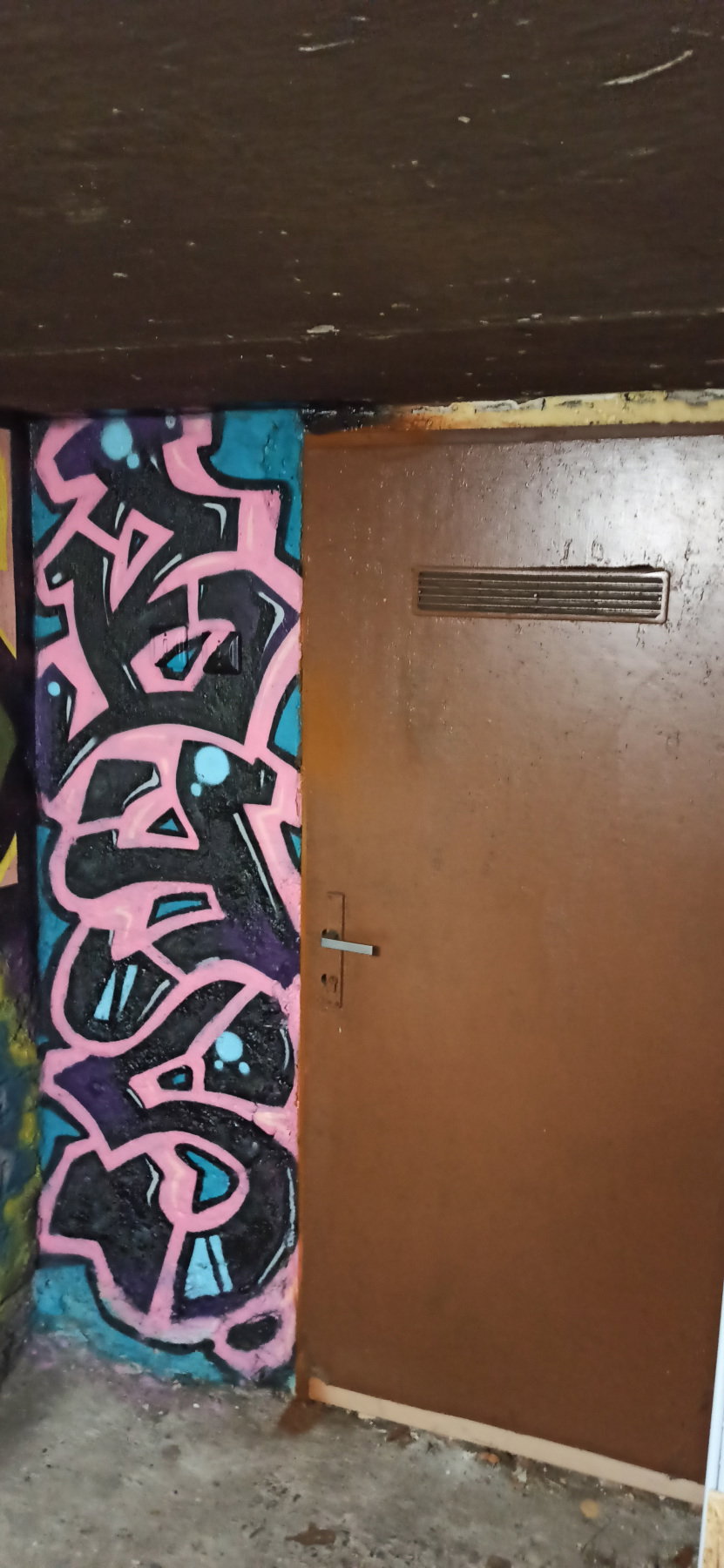 Graffiti Wall - Photo by byskok