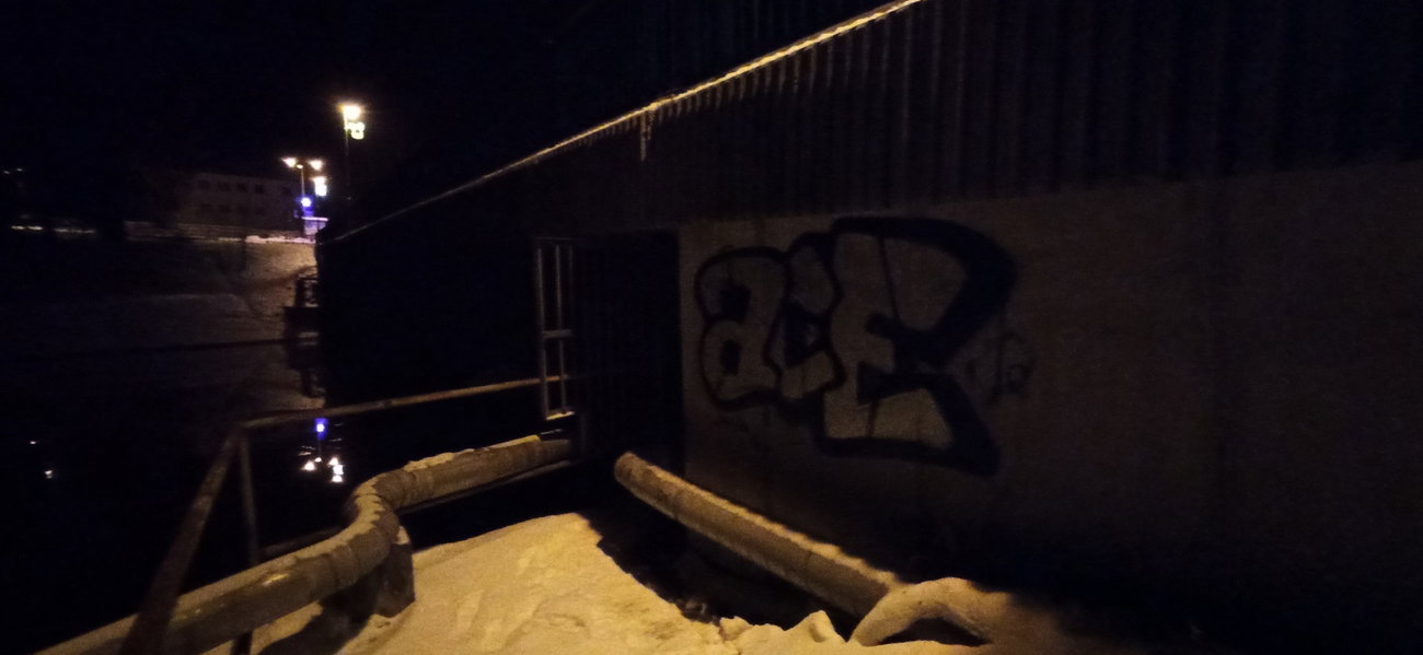 Graffiti Wall - Photo by byskok