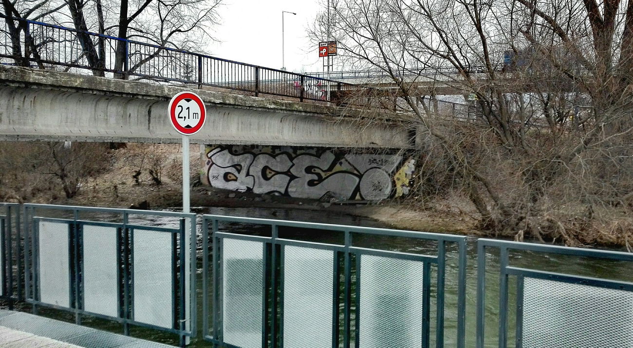 Graffiti Wall - Photo by byskok