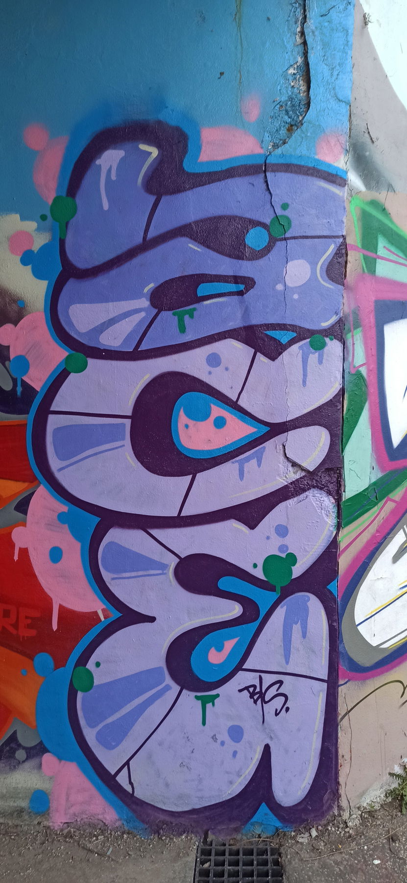 Graffiti Wall - Photo by byskok