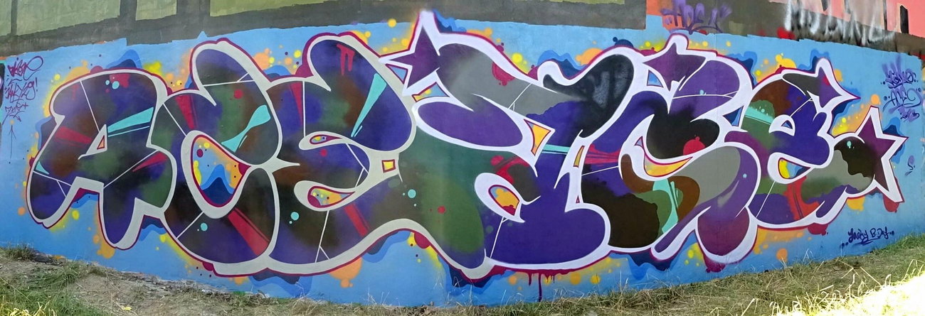 Graffiti Wall - Photo by byskok