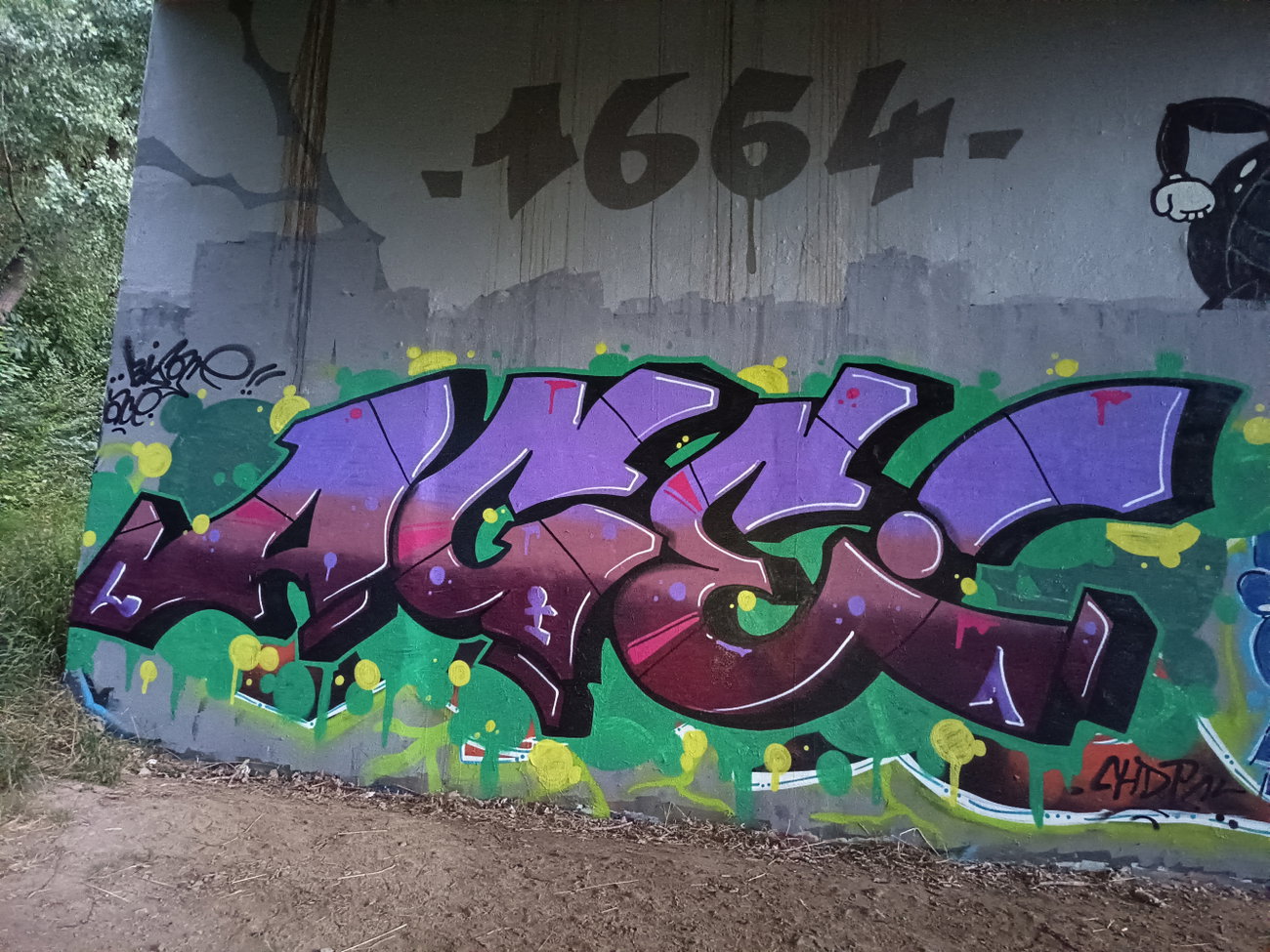 Graffiti Wall - Photo by byskok