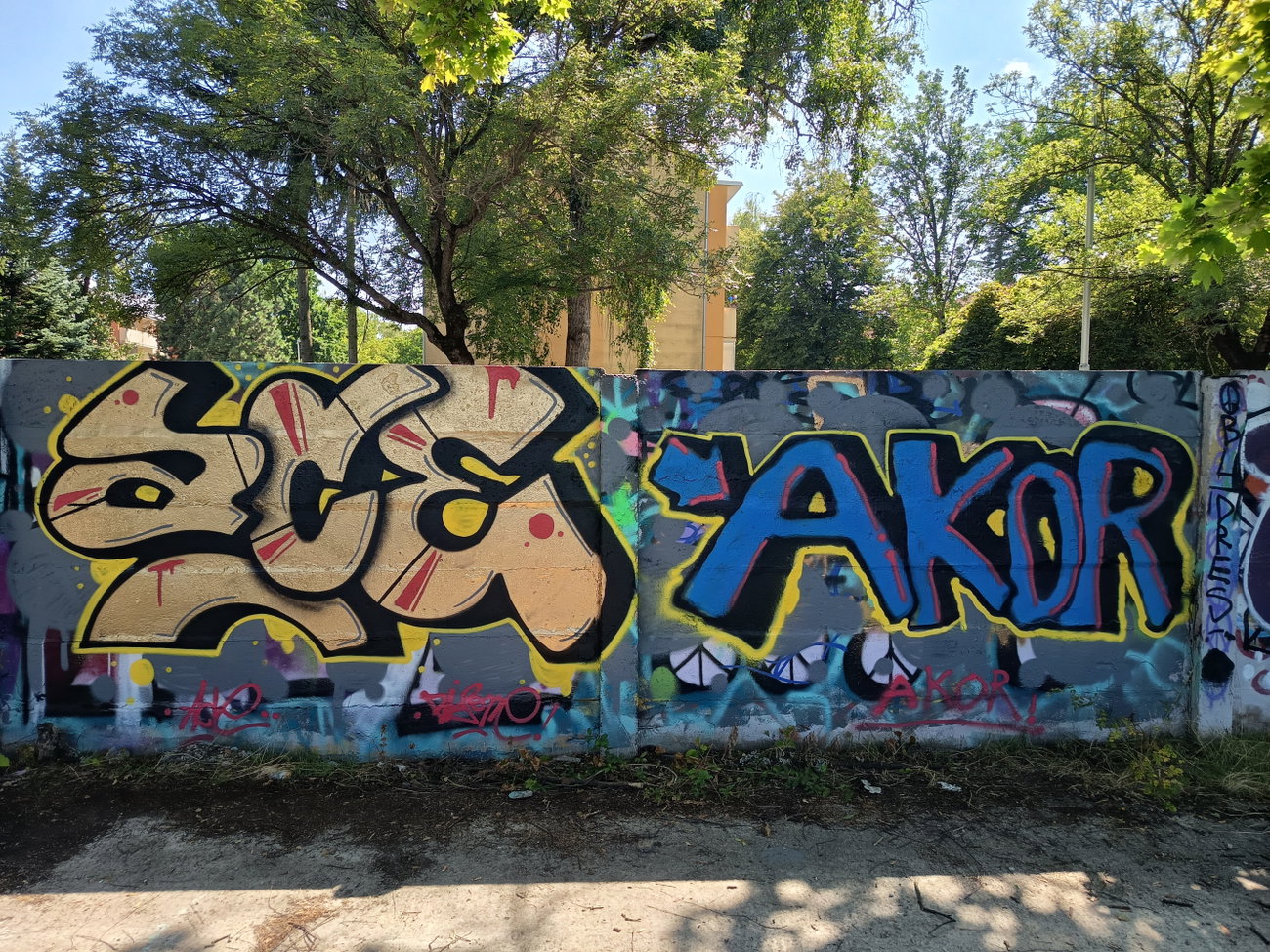 Graffiti Wall - Photo by byskok