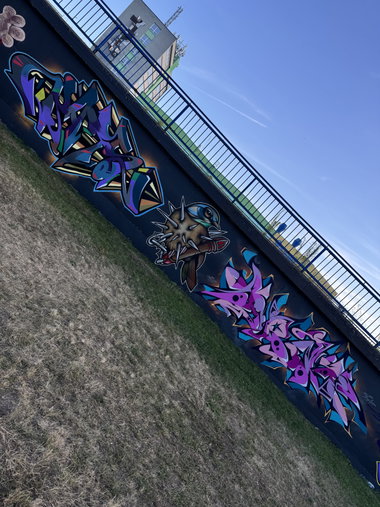 Graffiti Wall - Photo by byskok