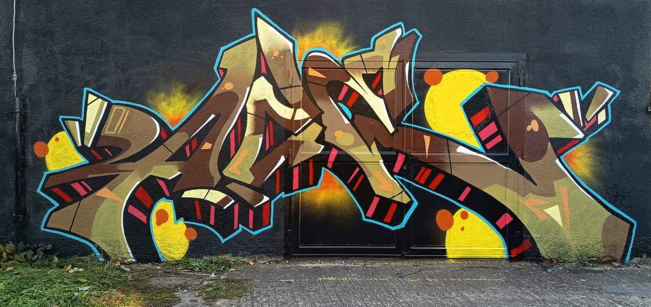 Graffiti Wall - Photo by byskok