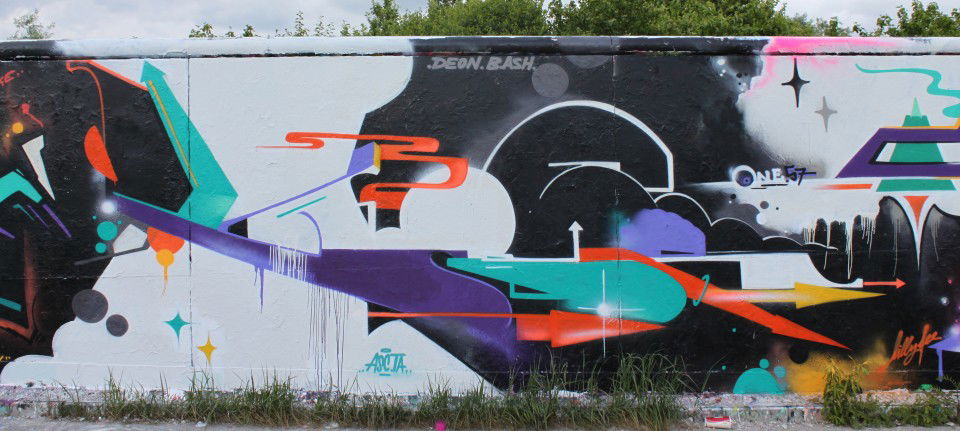 Graffiti Wall - Photo by caberone