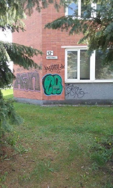 Graffiti Wall - Photo by cameldrips