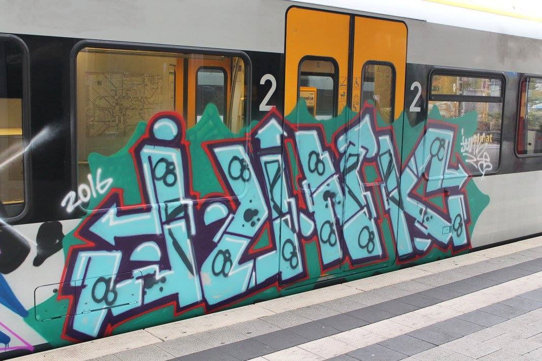 Graffiti Train - Photo by canman - junk