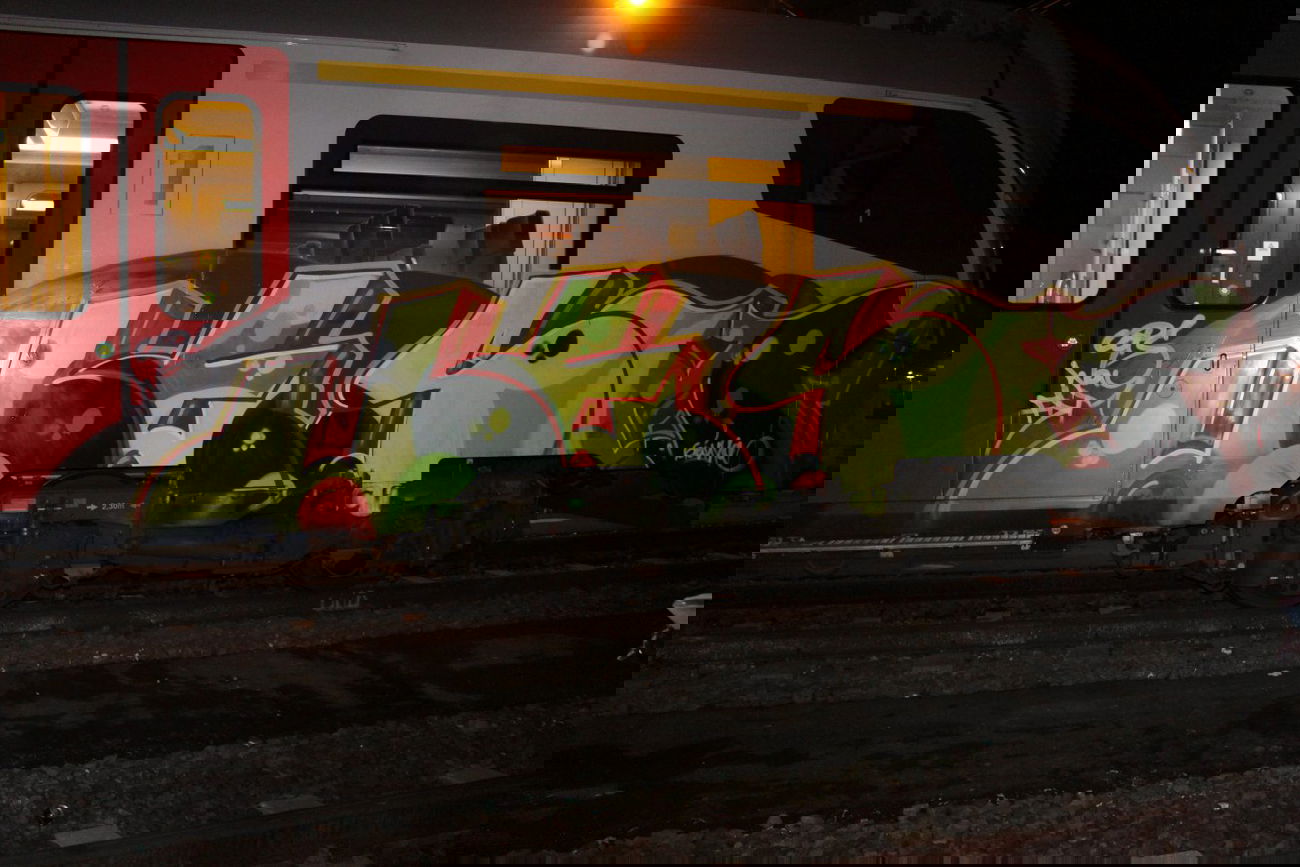 Graffiti Train - Photo by caput79 - jesm, cops, fdm