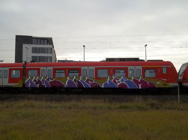 Graffiti Train - Photo by caput79 - amos, joic, jesm