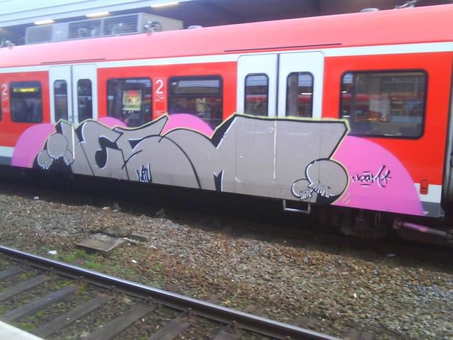 Graffiti Train - Photo by caput79 - jesm, wau