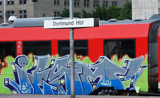 Graffiti Train - Photo by caput79 - jesm, wau, four